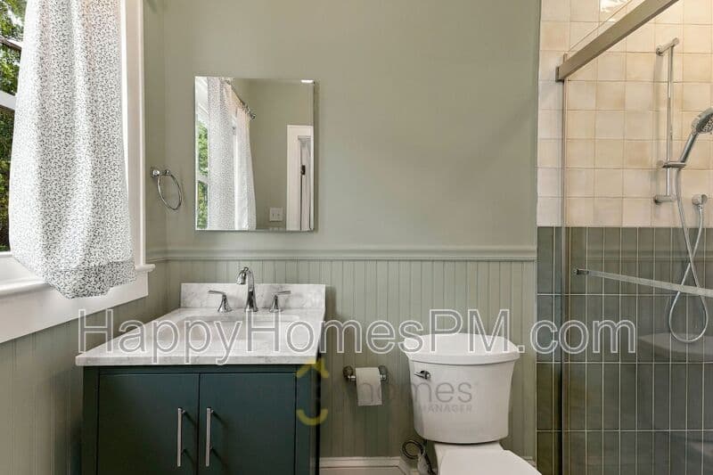 Summerville House: 917 South Main Street