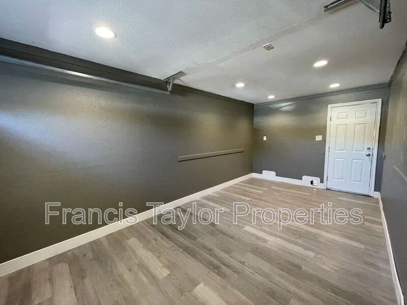 Oceanside House: 145 Francesca Drive