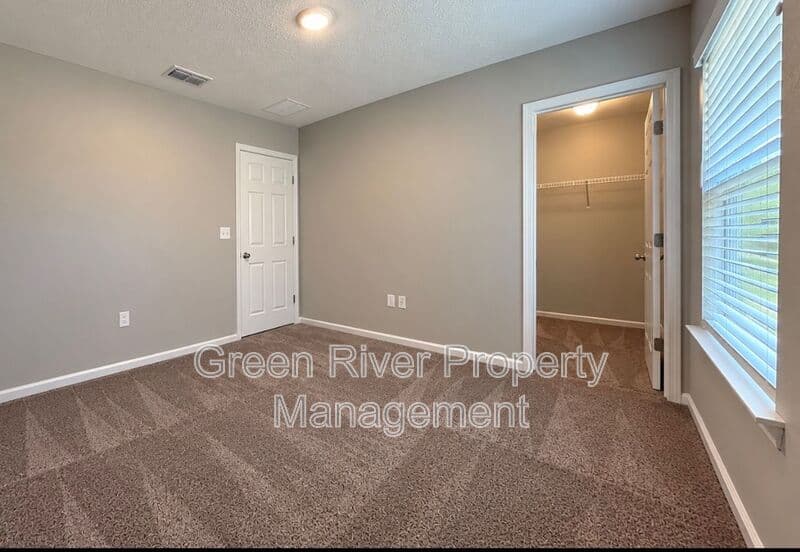 Jacksonville House: 1723 Carter Landing Boulevard