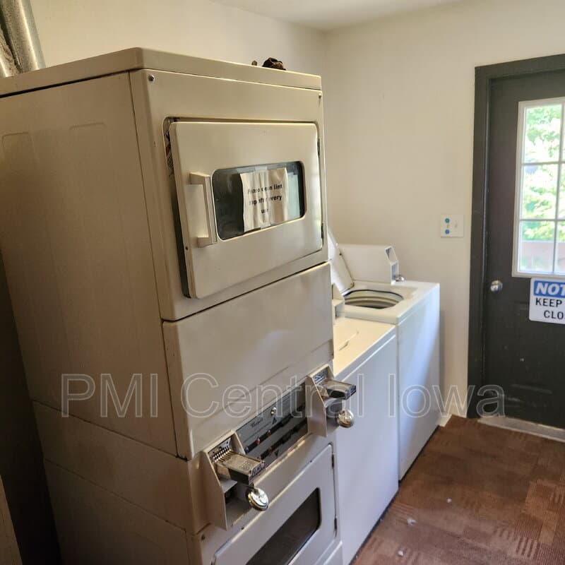 Waukee Condo: 450 Laurel St