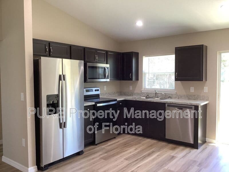 Ocala House: 2945 SW 148 Court
