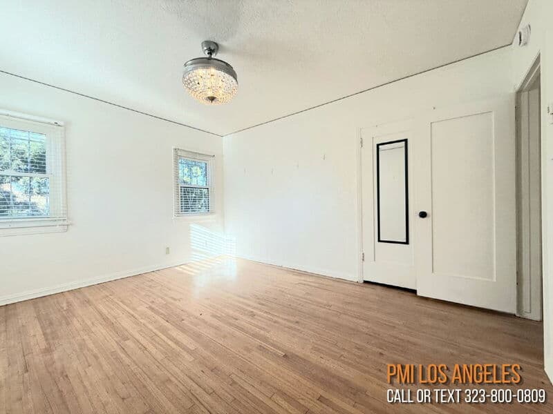 Los Angeles House: 7001 2nd Avenue