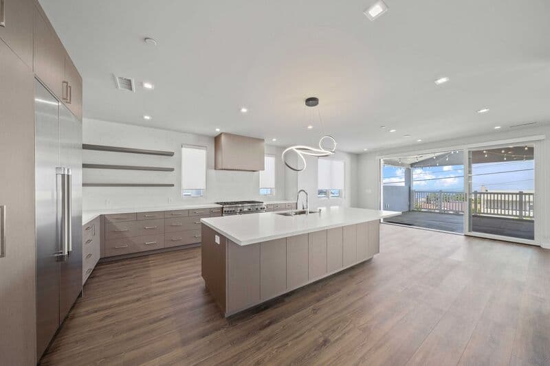 Redondo Beach House: 101 Via Colusa