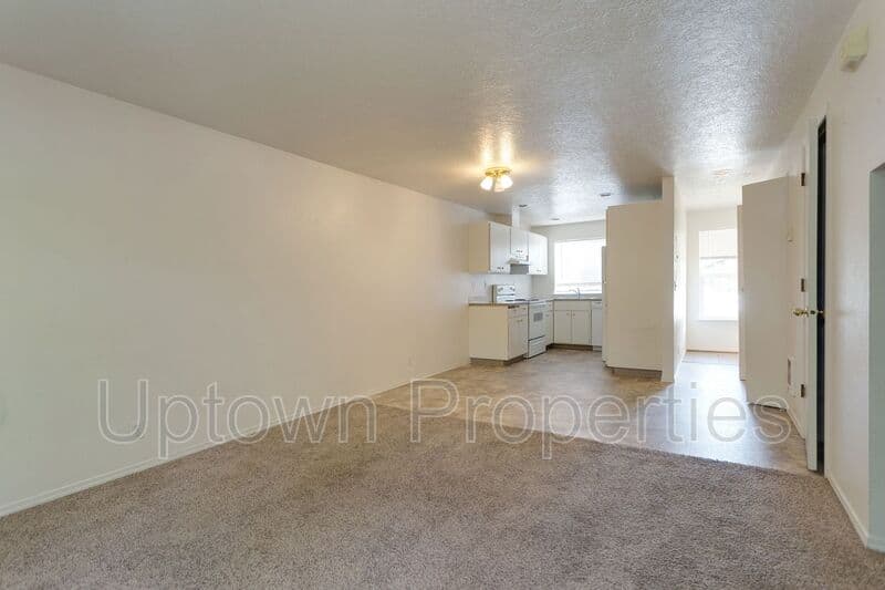 Portland House: 228 SE 106th Ave