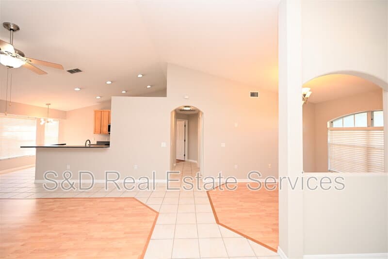 Lakeland House: 3518 Remington Oaks Way