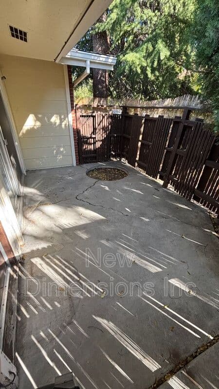 Reno House: 73 Vine Street