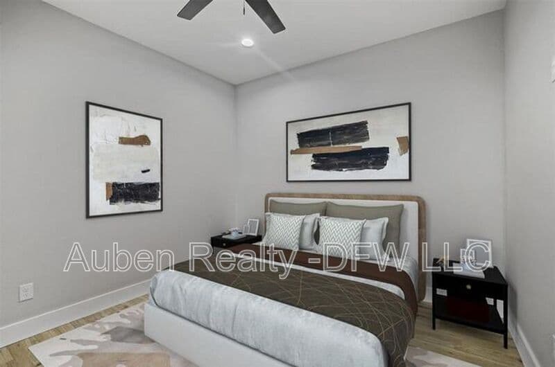 Denison House: 512 E Heron Street