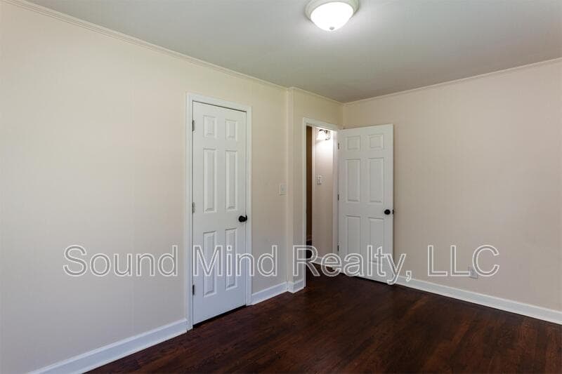 Raleigh House: 1708 Dallas Street