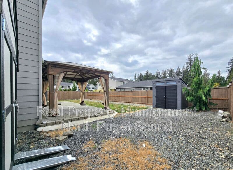 Granite Falls House: 9814 Hawkins Ave