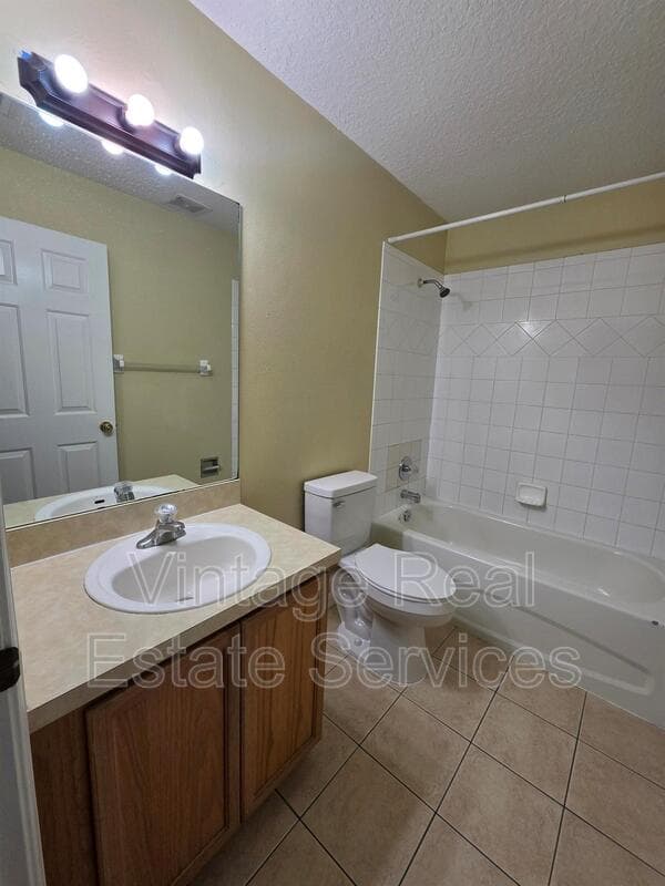 Valrico House: 3342 Spy Tower Ct