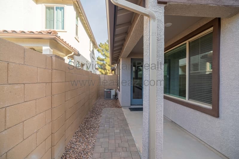 Chandler Townhome: 1141 W Diamondback Dr