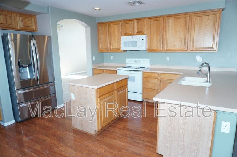 Chandler House: 2600 S Holguin Way