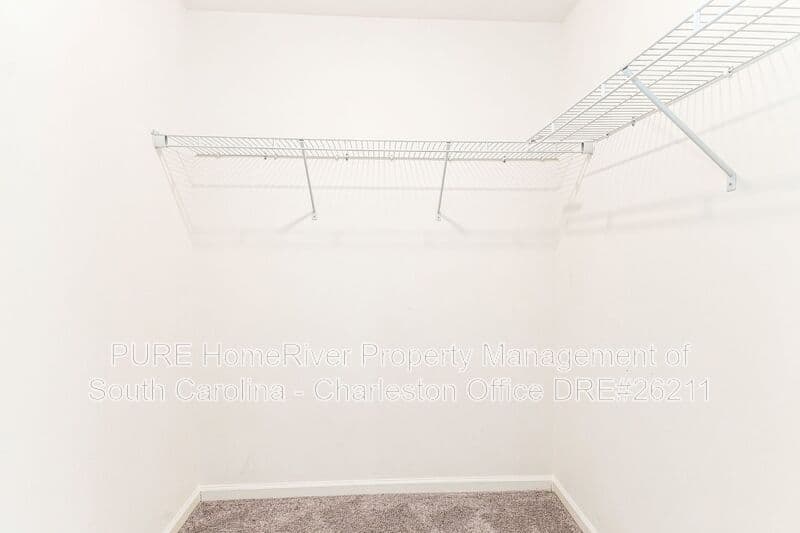 Summerville House: 1305 Scarlett Maple St