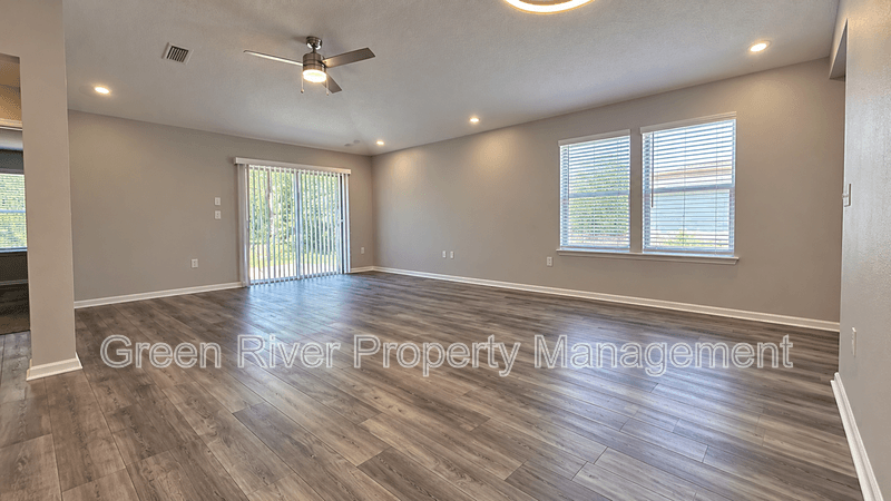 Jacksonville House: 1723 Carter Landing Boulevard