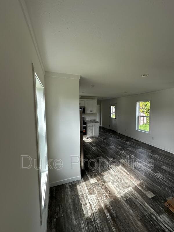 Utica House: 428 Donegal Drive