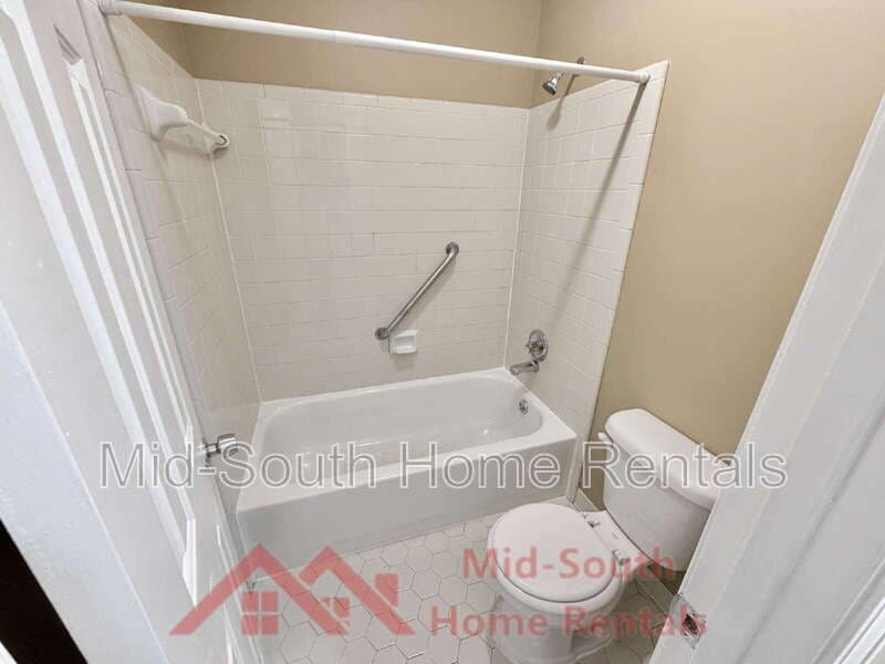 Memphis House: 5667 Crievewood Dr