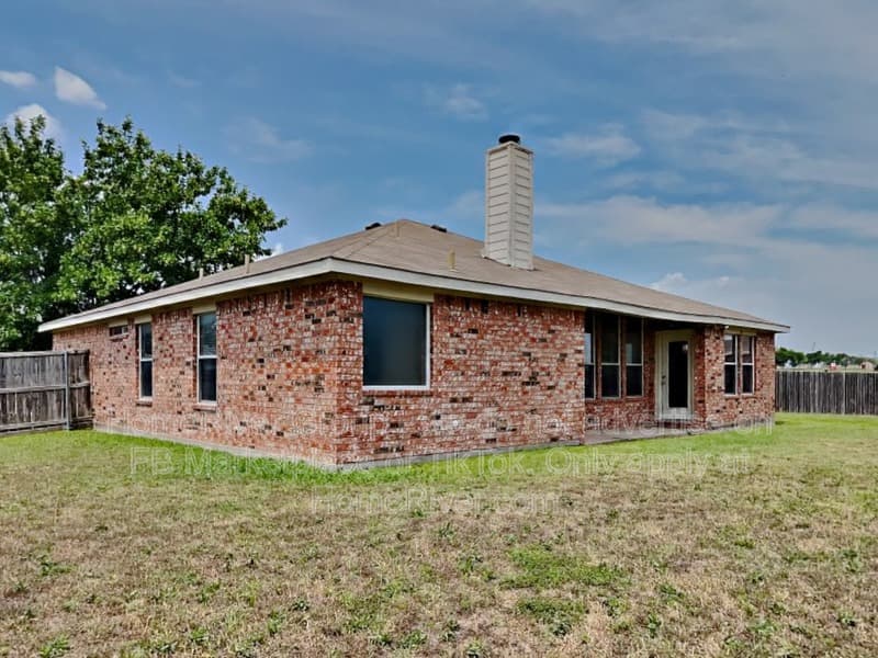 Celina House: 170 Doloris Ct