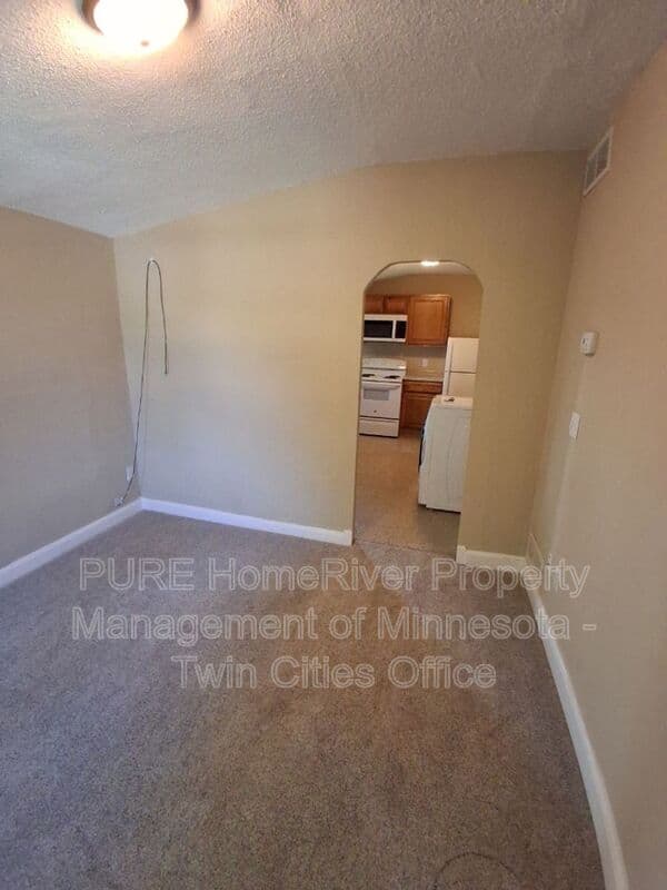 Saint Paul Condo: 987 Churchill Street #1