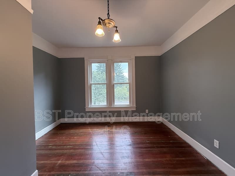 Silverton House: 1067 Oak Street - 1
