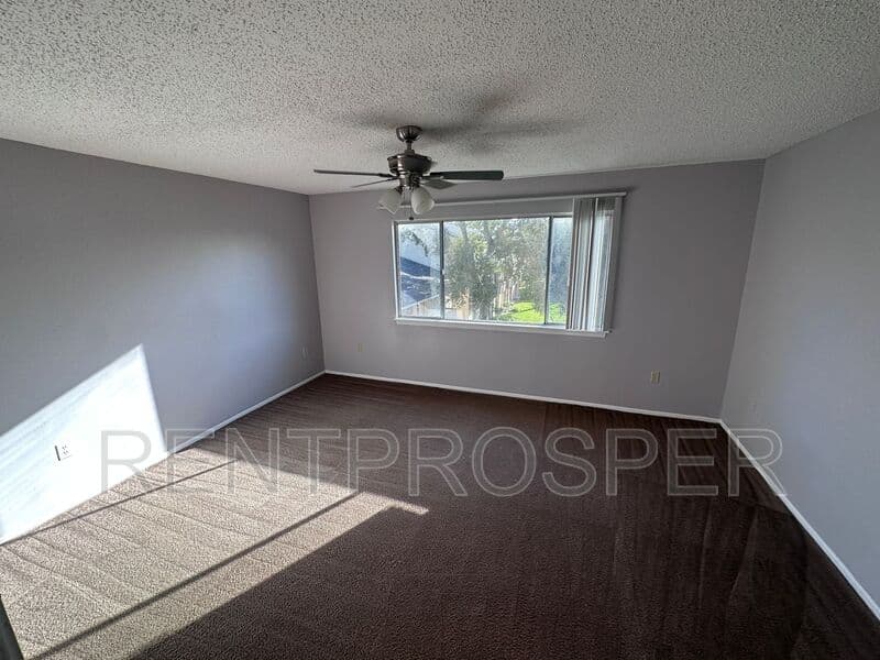 Orlando Townhome: 4207 S. Semoran Blvd