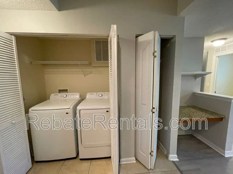 Jacksonville Condo: 10435 Midtown Parkway