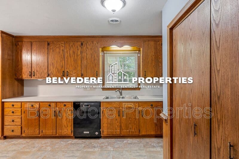 Greensboro House: 3931 Manila Road