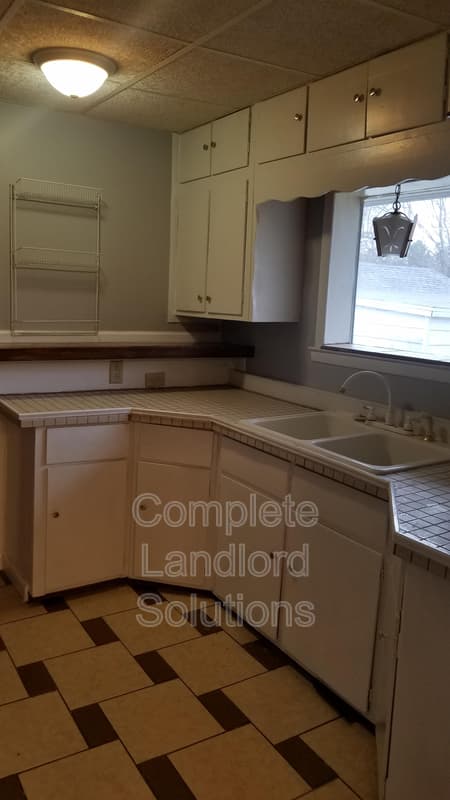 Terre Haute House: 2103 North 28th Street
