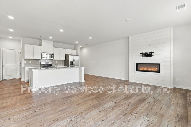 Flowery Branch House: 5313 Melbourne Ln