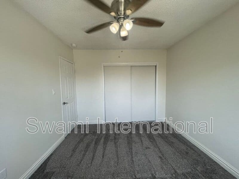 Inglewood Condo: 947 Myrtle Avenue