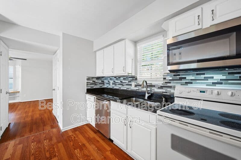 Ooltewah House: 5637 Tucker Rd