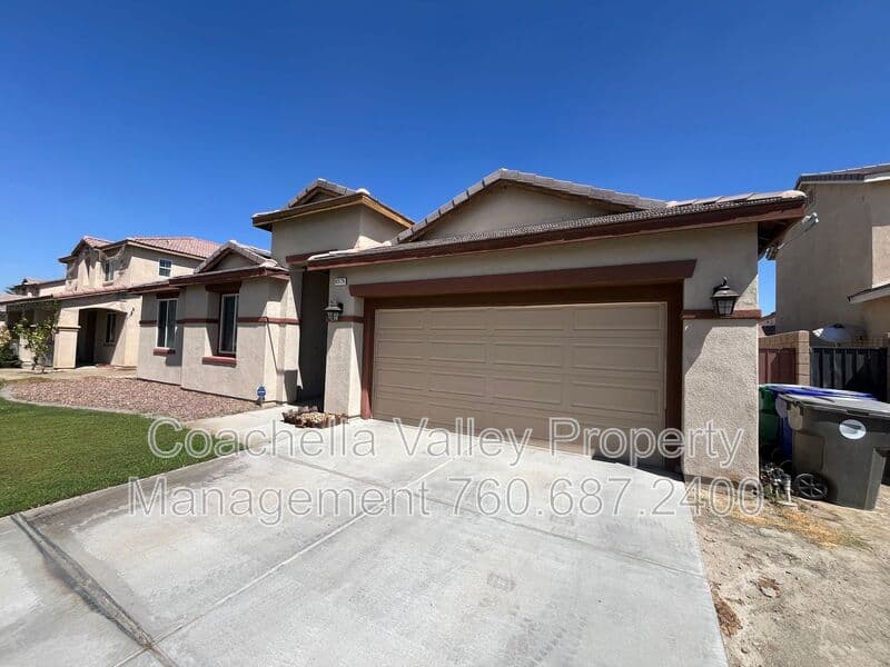 Coachella House: 49126 Pluma Roja Place