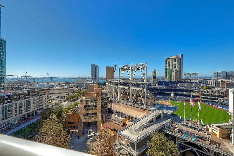 San Diego House: 253 10th Ave