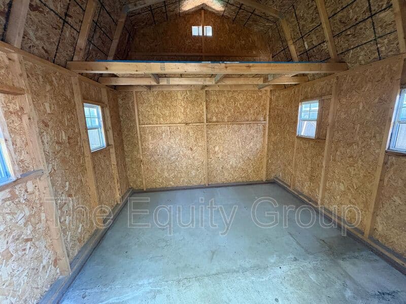 Visalia House: 2643 West Oakridge Ave