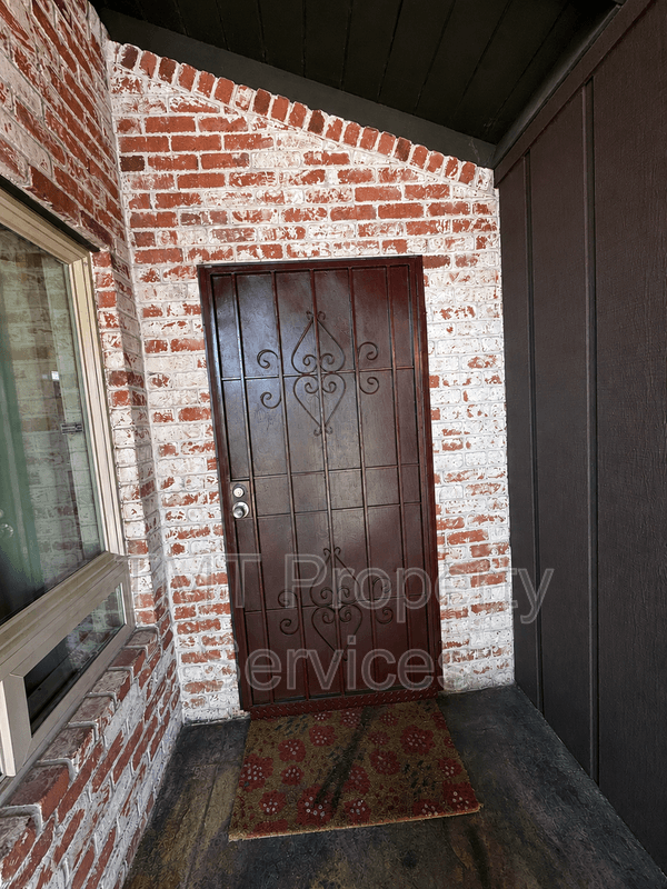 Stockton House: 930 Graywood Circle