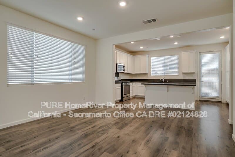 Rancho Cordova House: 3238 Nathrop Way