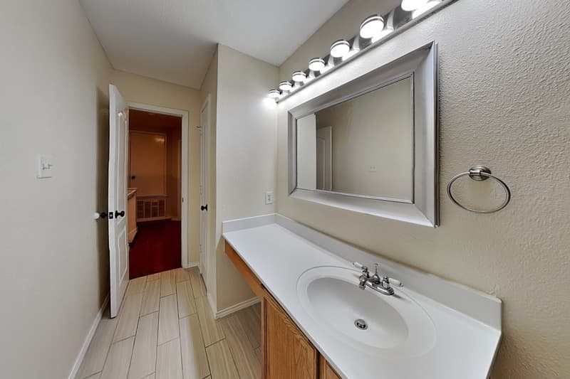 San Antonio House: 447 Irongate Rdg