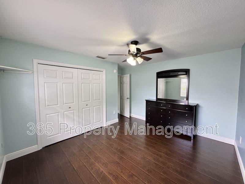 Spring Hill House: 6153 Mountain Way Avenue