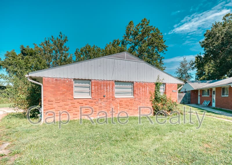 Columbus House: 3738 Arkwood Ct