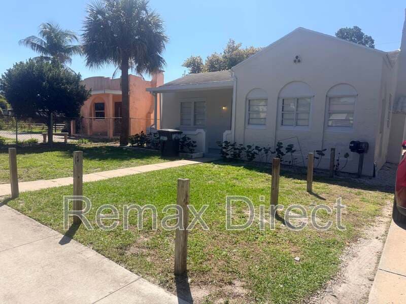 WEST PALM BEACH House: 504 El Prado, West Palm Beach, FL