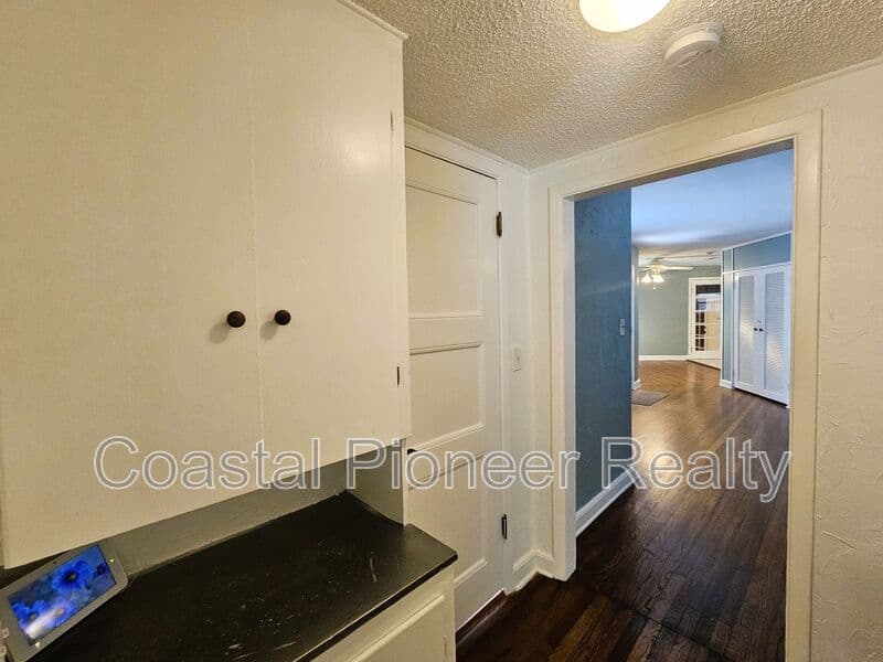 Tampa House: 7301 N 13th St