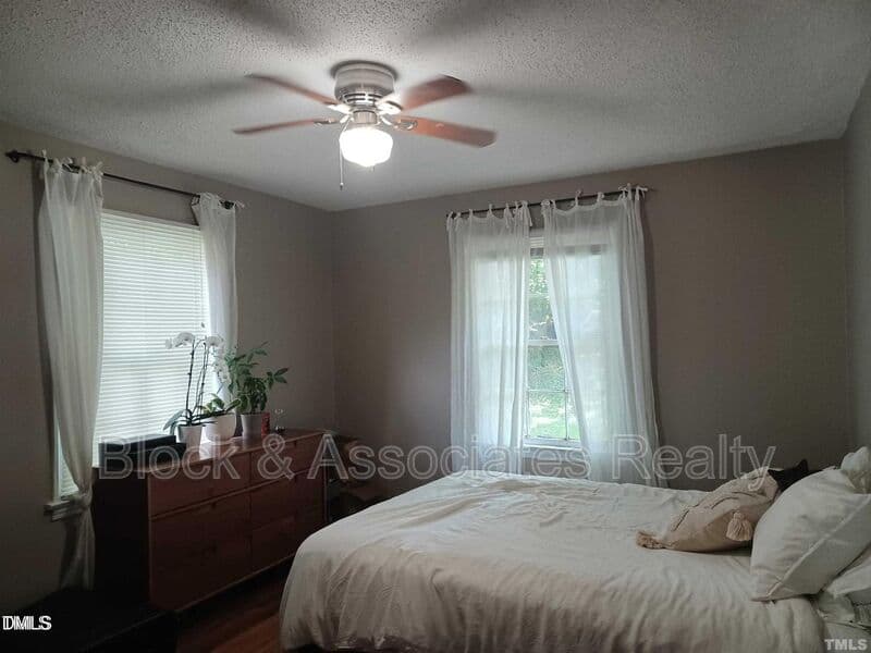 Raleigh House: 706 Van Buren Rd