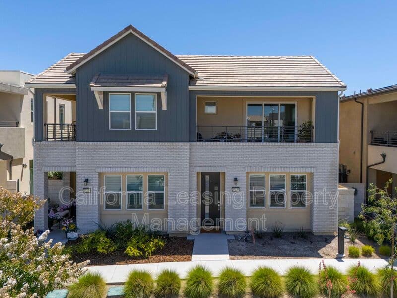 Valencia House: 27233 Red Willow Court