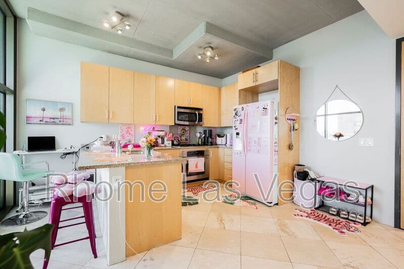 Las Vegas Condo: 353 E Bonneville Ave