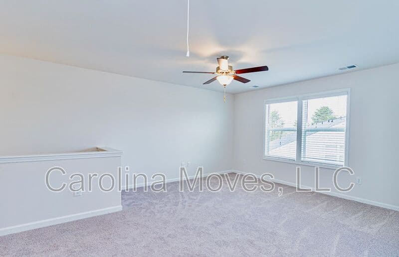 Anderson Townhome: 117 Village Main