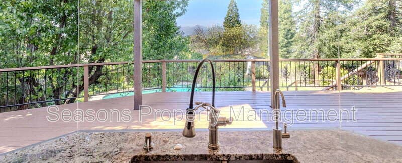 Redding House: 1688 El Capitan Dr