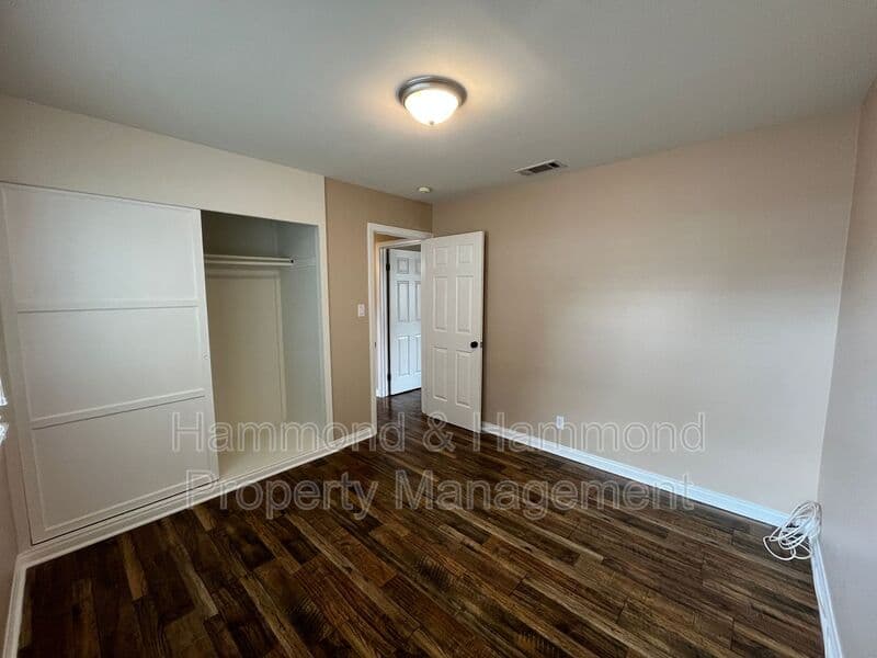 Granada Hills House: 16750 Index St.