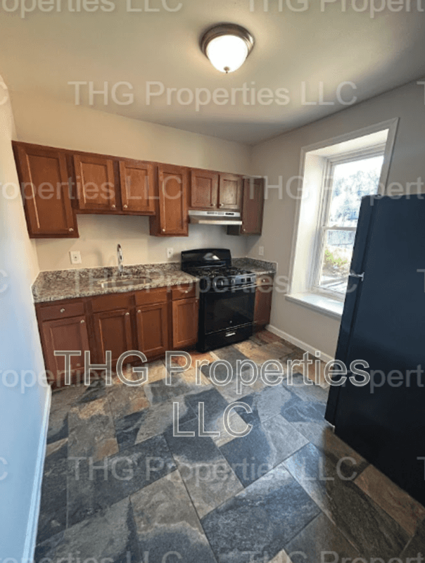 Orange Condo: 490 Tremont Ave.