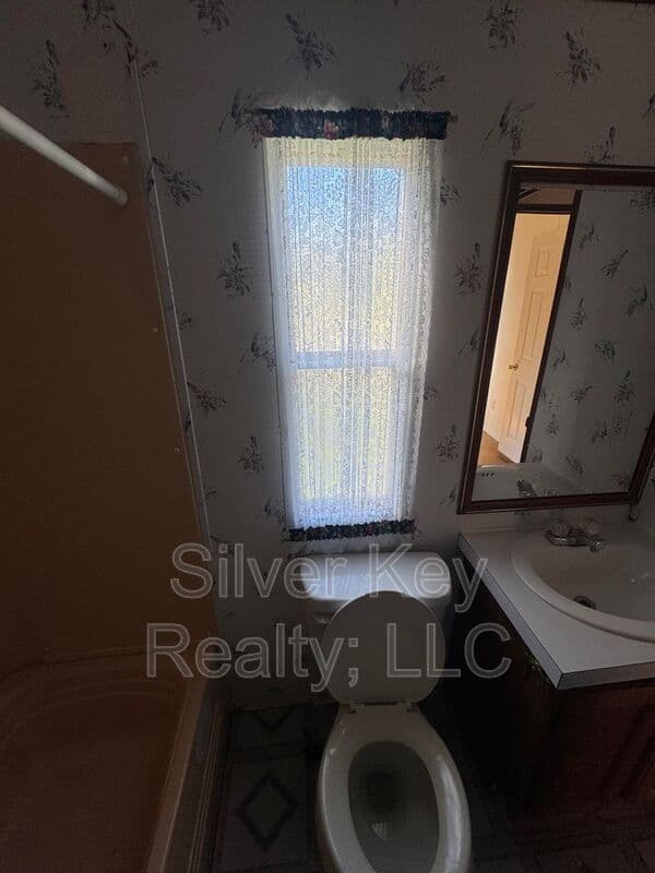 Riceville House: 673 County Road 135