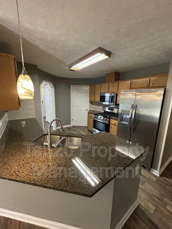 Columbus House: 7124 Vinings Court