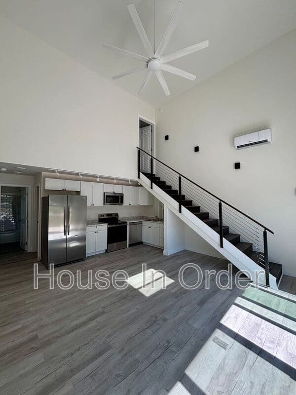 Rutherfordton House: 211 Cowan St